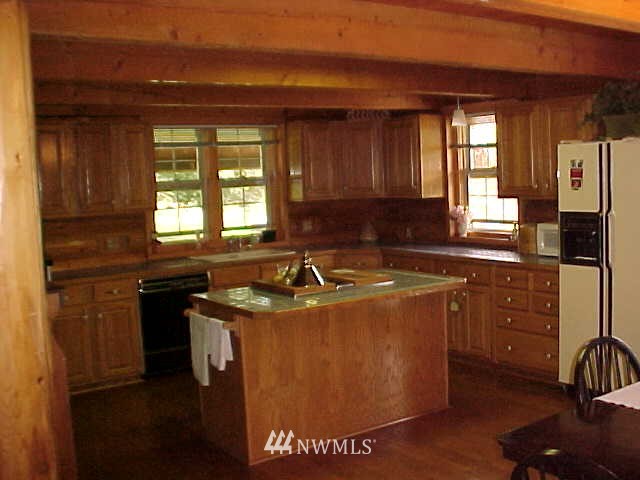 225 South Military Road Winlock, WA 98596 - Photo 8 of 15