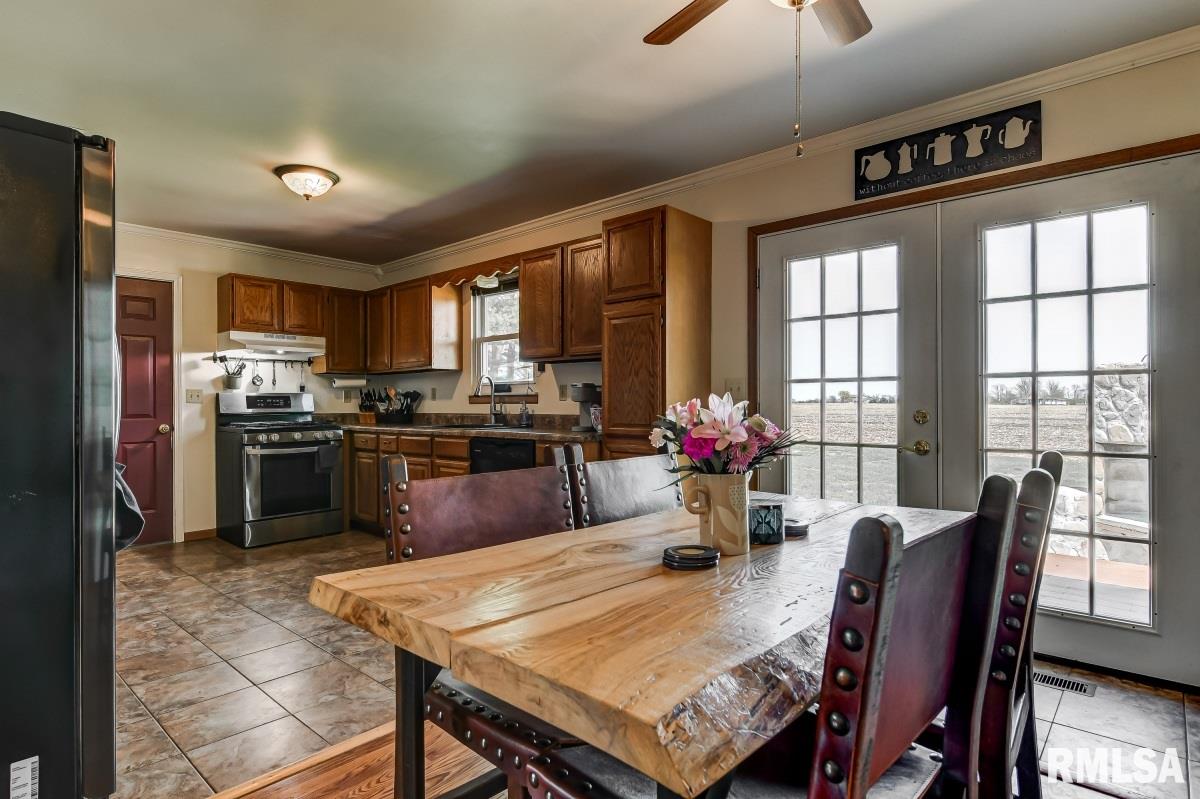 13 Chisholm Road Auburn, IL 62615 - Photo 12 of 41