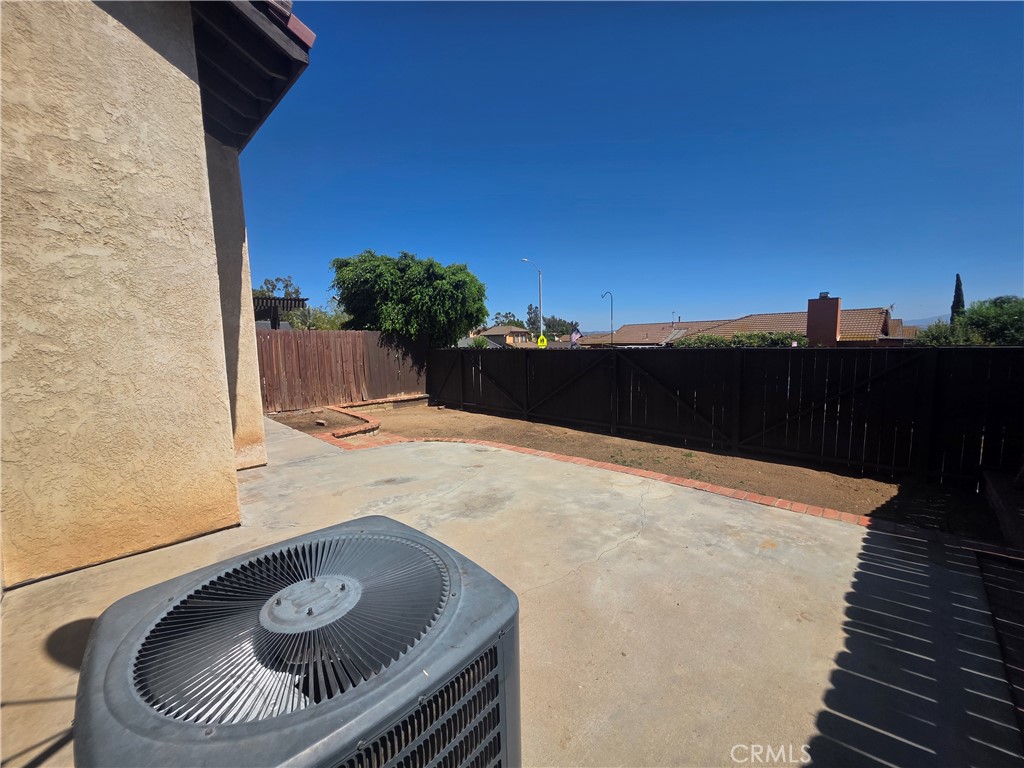 7800 Reagan Road Jurupa Valley, CA 92509 - Photo 11 of 32 Back Yard Patio
