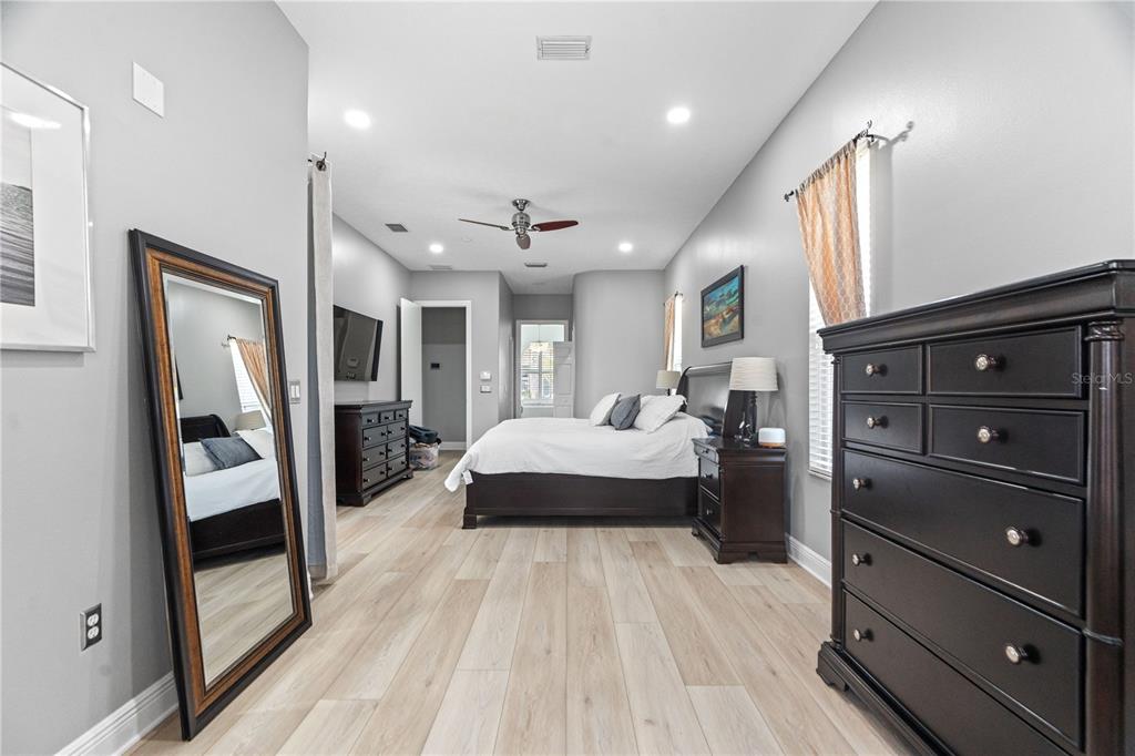 9810 Compass Point Way Tampa, FL 33615 - Photo 41 of 66