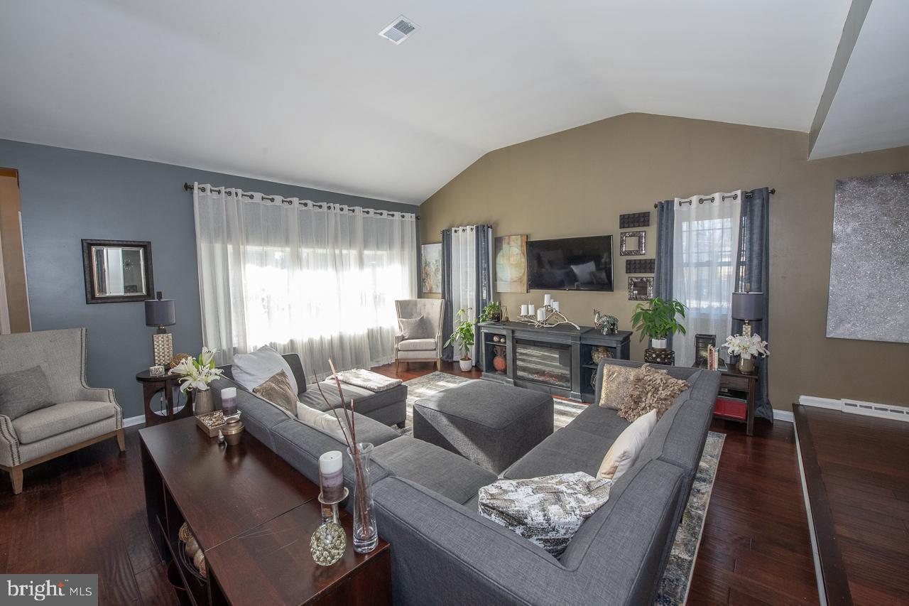 125 Haverford Road Wynnewood, PA 19096 - Photo 6 of 31 Gallery Image 6