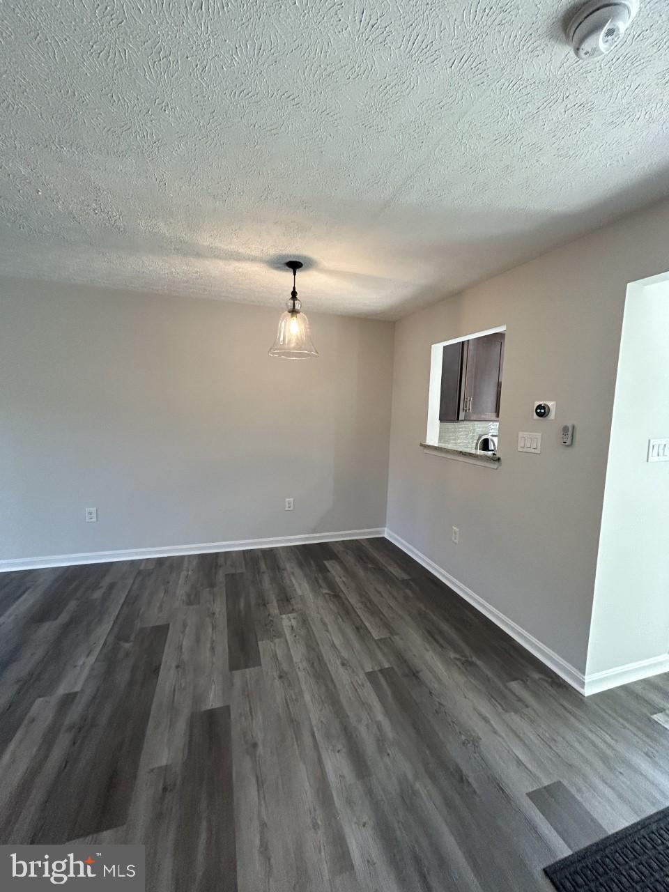 209 Quiet Ridge Court Pasadena, MD 21122 - Photo 14 of 32 Dining area