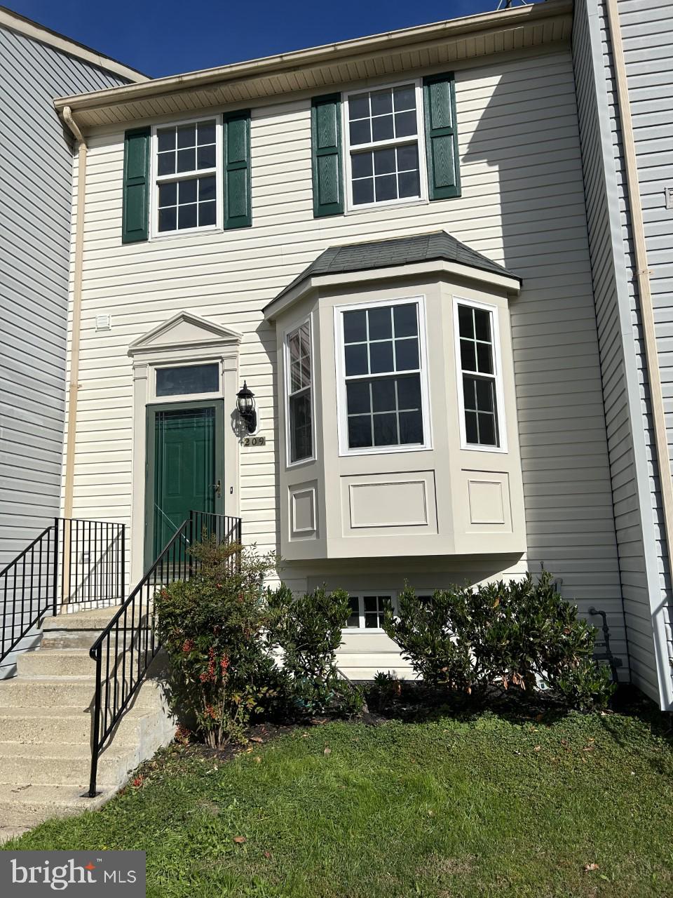 209 Quiet Ridge Court Pasadena, MD 21122 - Photo 2 of 32