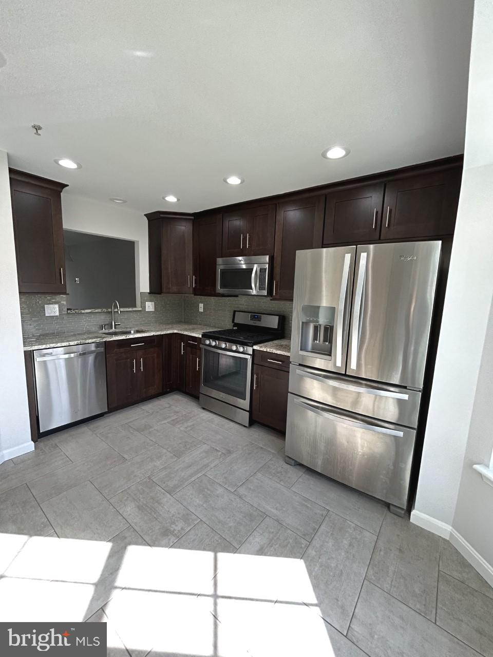 209 Quiet Ridge Court Pasadena, MD 21122 - Photo 7 of 32