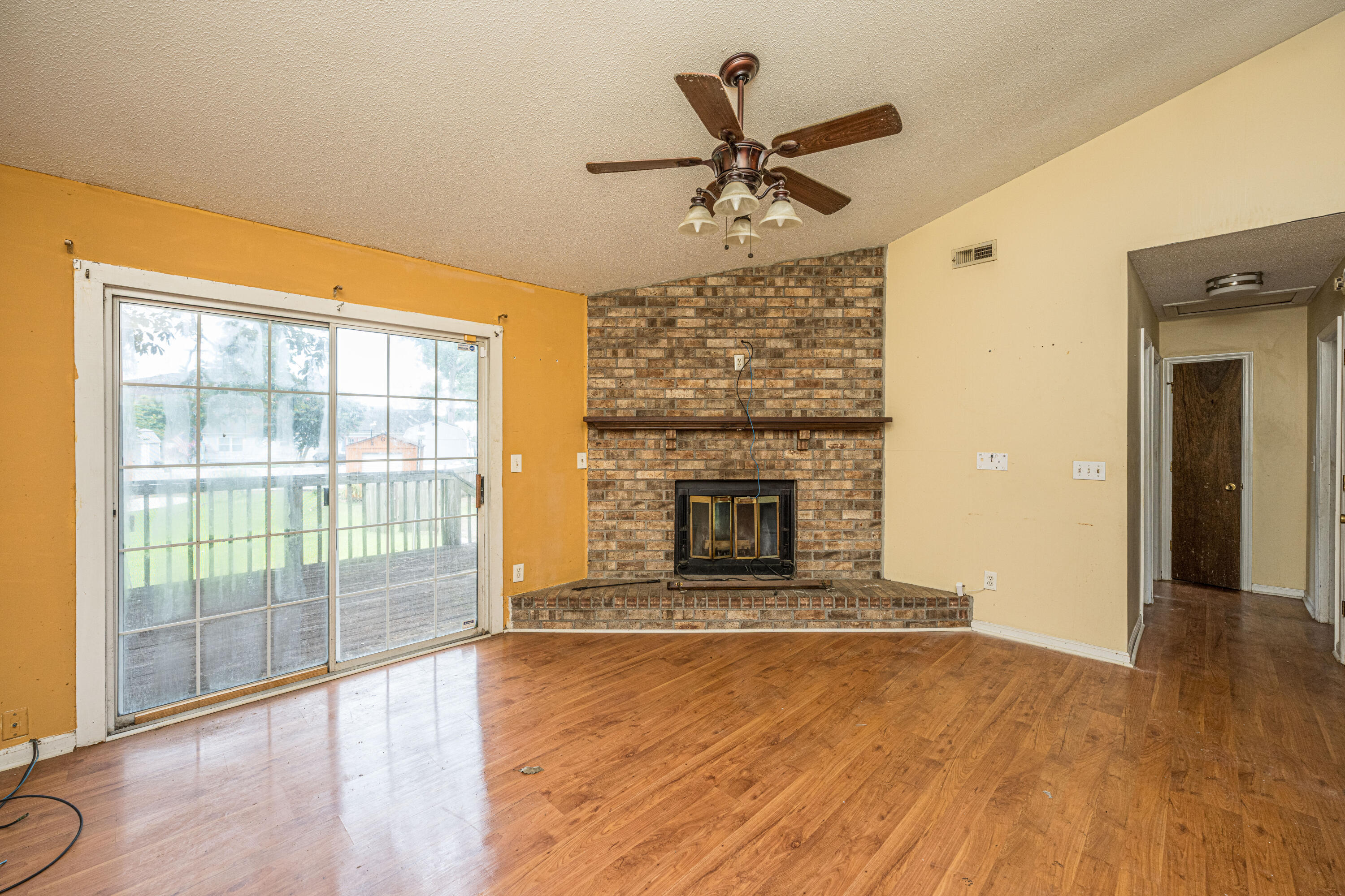 119 Hummingbird Avenue Ladson, SC 29456 - Photo 7 of 32