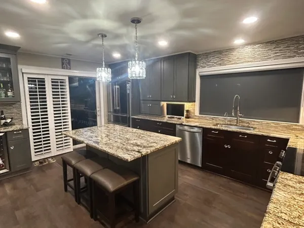 $1,100,000 | 4 Oak Brook Club Drive, Unit G205, Oak Brook, IL 60523