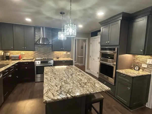 $1,100,000 | 4 Oak Brook Club Drive, Unit G205, Oak Brook, IL 60523