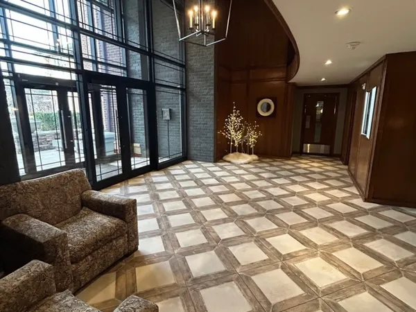 $1,100,000 | 4 Oak Brook Club Drive, Unit G205, Oak Brook, IL 60523