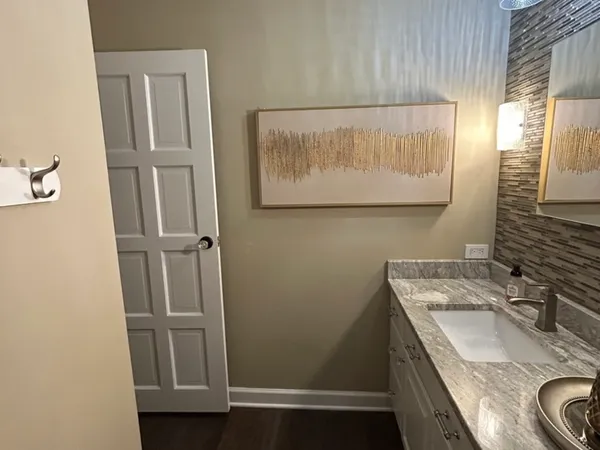 $1,100,000 | 4 Oak Brook Club Drive, Unit G205, Oak Brook, IL 60523