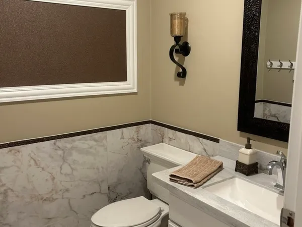 $1,100,000 | 4 Oak Brook Club Drive, Unit G205, Oak Brook, IL 60523