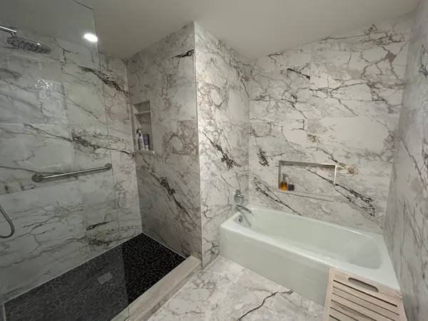 $1,100,000 | 4 Oak Brook Club Drive, Unit G205, Oak Brook, IL 60523