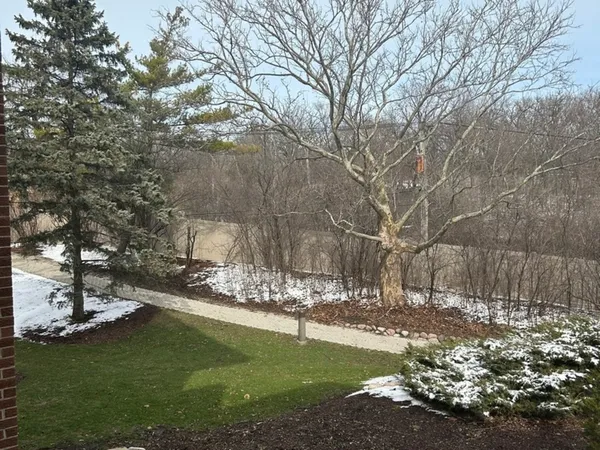 $1,100,000 | 4 Oak Brook Club Drive, Unit G205, Oak Brook, IL 60523