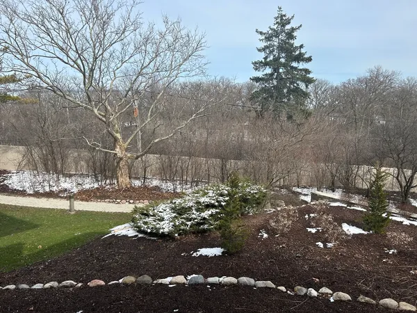 $1,100,000 | 4 Oak Brook Club Drive, Unit G205, Oak Brook, IL 60523