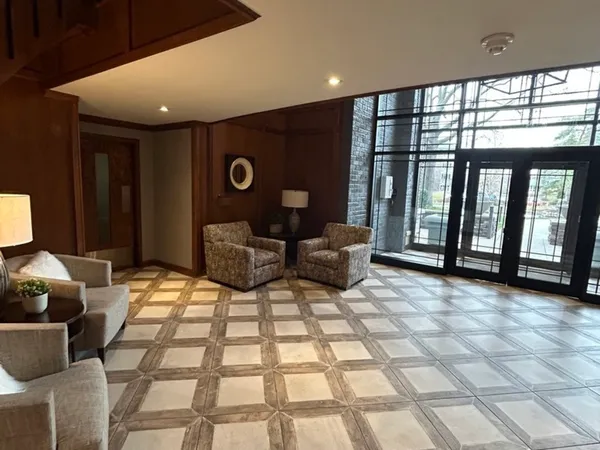 $1,100,000 | 4 Oak Brook Club Drive, Unit G205, Oak Brook, IL 60523
