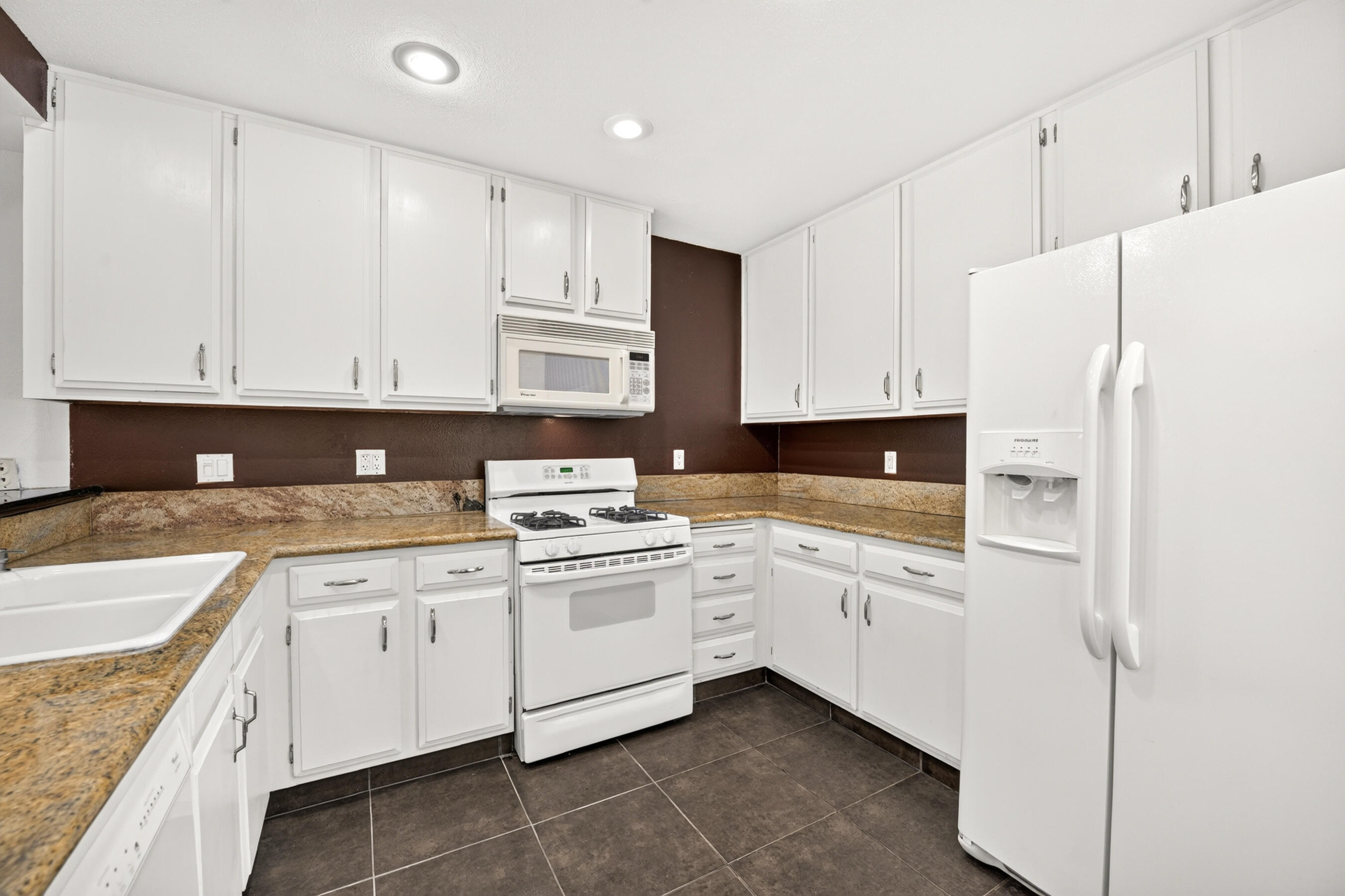 1117 South La Verne Way Palm Springs, CA 92264 - Photo 9 of 35 1117-south-la-verne-way-001