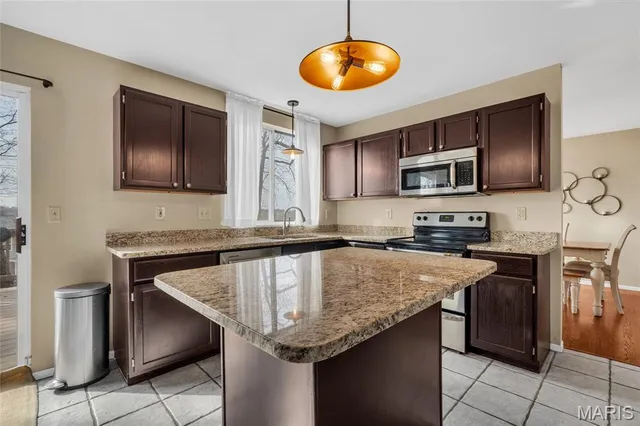 $432,500 | 9946 Tesson Creek Estates Road, St. Louis, MO 63123