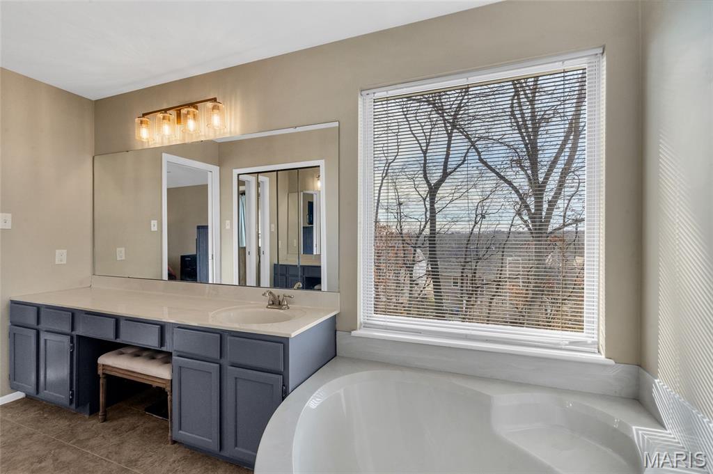 9946 Tesson Creek Estates Road St. Louis, MO 63123 - Photo 28 of 41