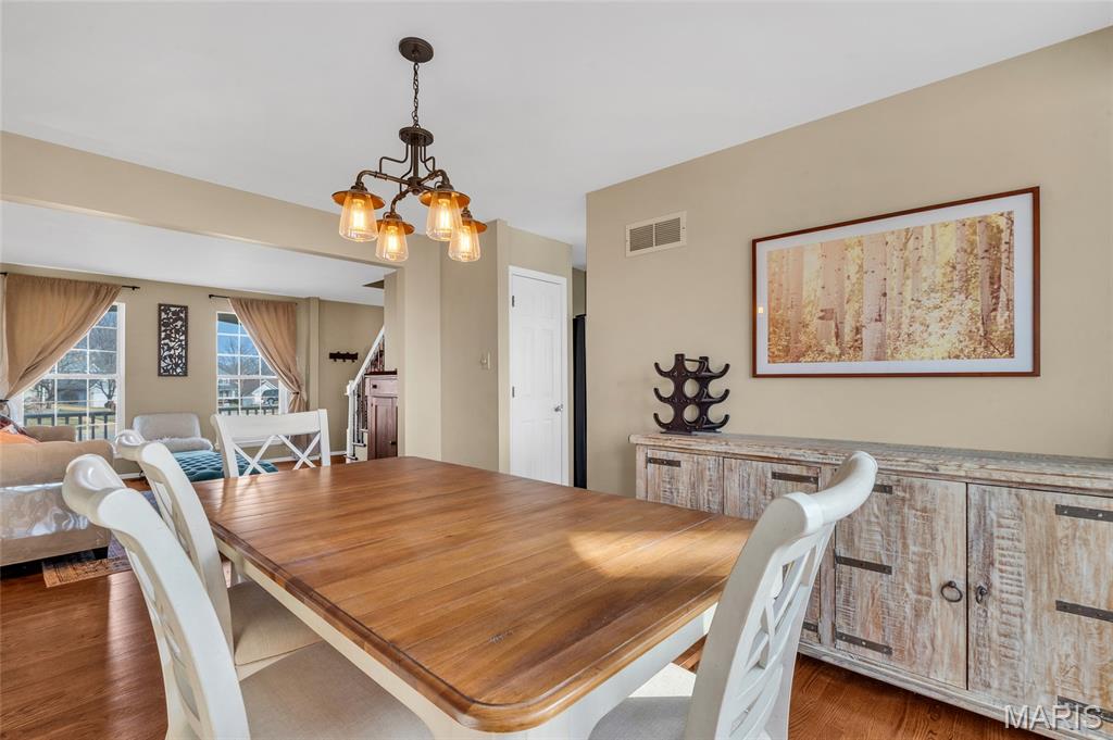 9946 Tesson Creek Estates Road St. Louis, MO 63123 - Photo 8 of 41