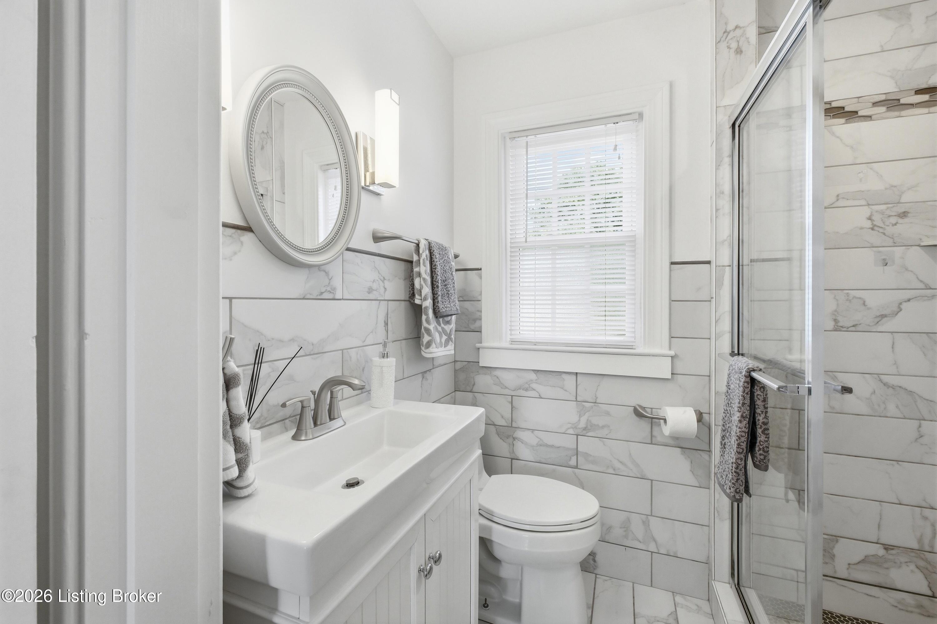 3111 Dundee Road Louisville, KY 40205 - Photo 27 of 61 3111dundee_louisvillerealestatemedia_139