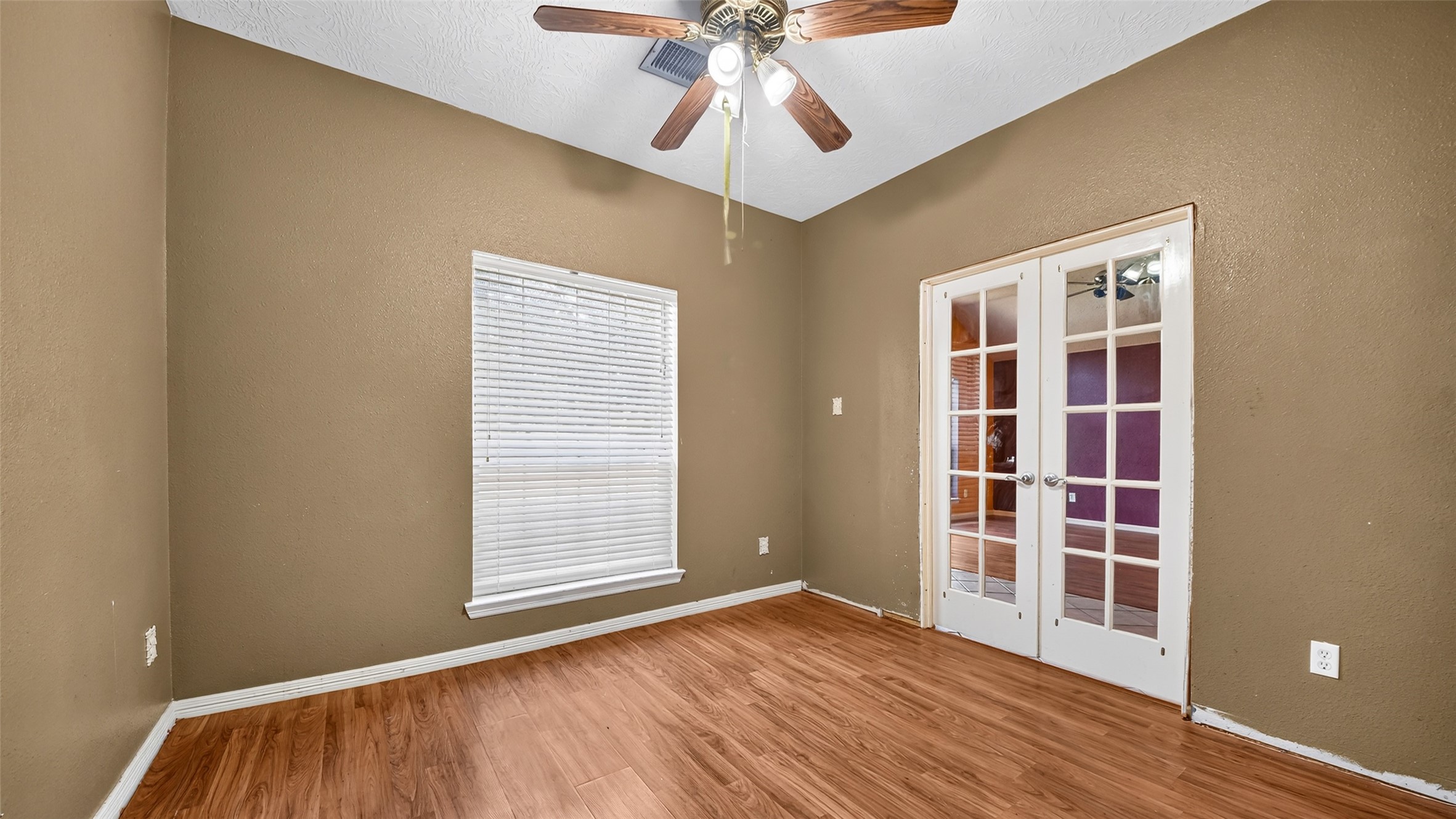 24019 Surreygate Drive Spring, TX 77373 - Photo 7 of 37