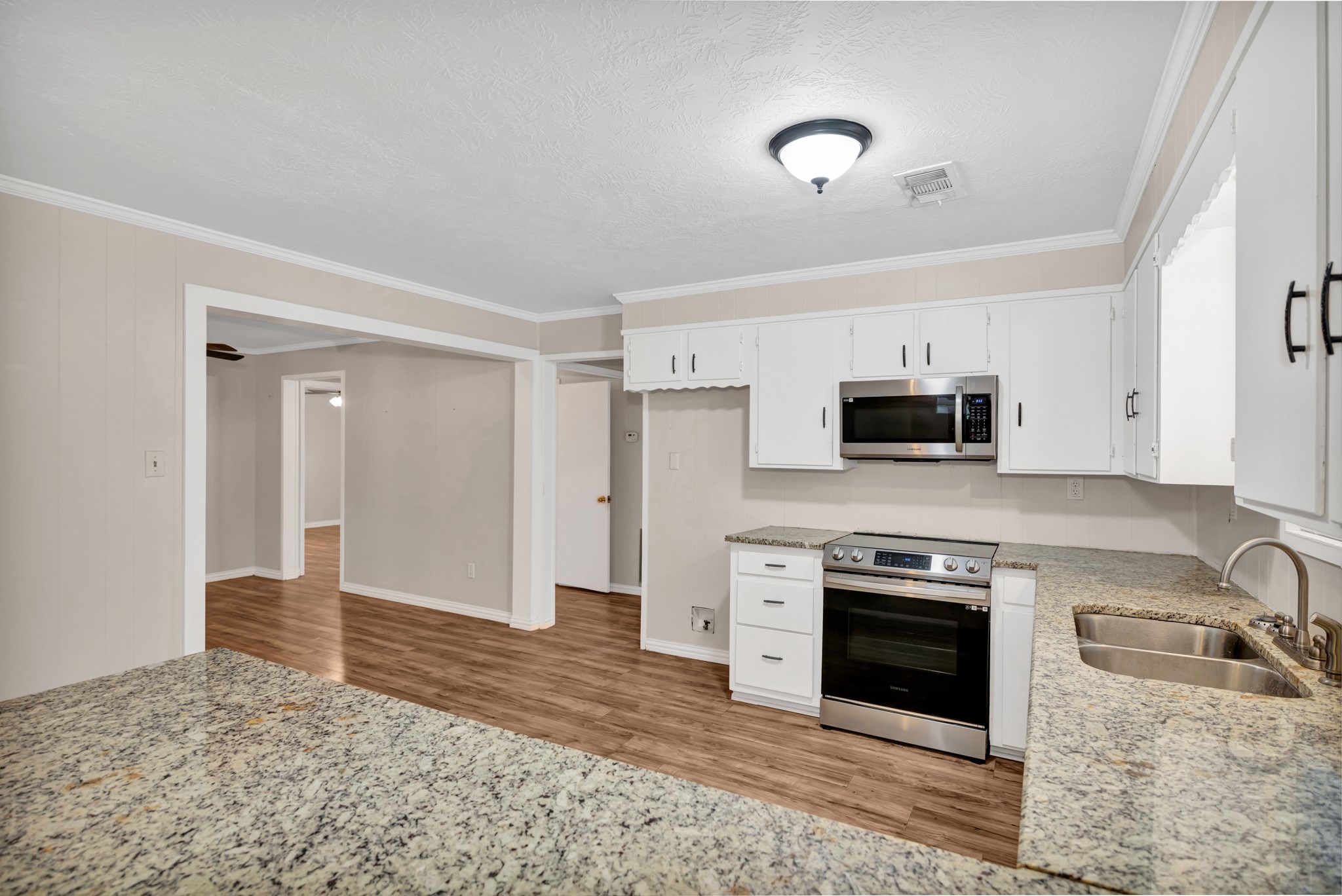 10863 Autumn Lane Cleveland, TX 77328 - Photo 8 of 24
