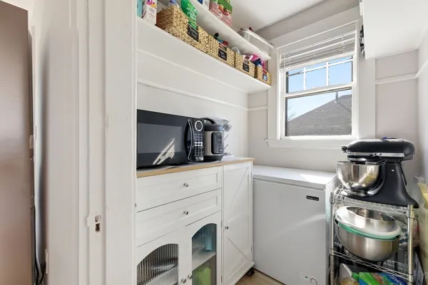 $3,700 | 23 Matchett Street, Unit 2, Boston, MA 02135