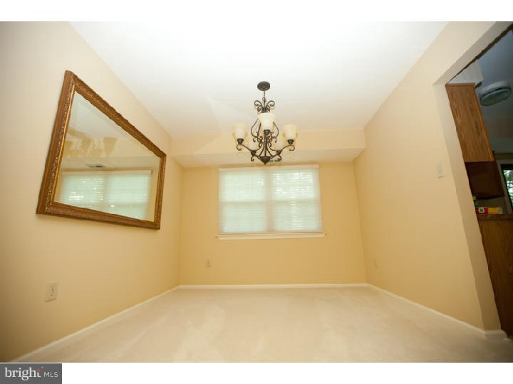 5 Aspen Road Sicklerville, NJ 08081 - Photo 4 of 17 Dining Room