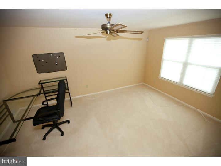 5 Aspen Road Sicklerville, NJ 08081 - Photo 5 of 17 Family Room