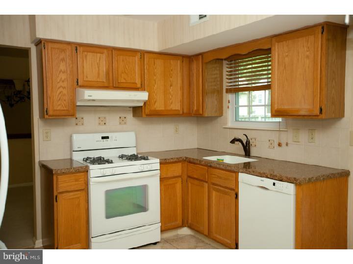5 Aspen Road Sicklerville, NJ 08081 - Photo 7 of 17 Kitchen