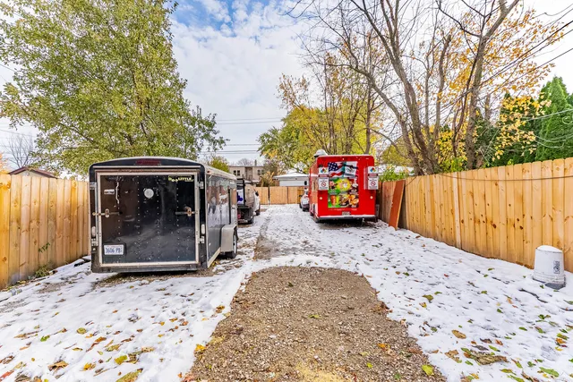 $275,000 | 6933 South Michigan Avenue, Chicago, IL 60637