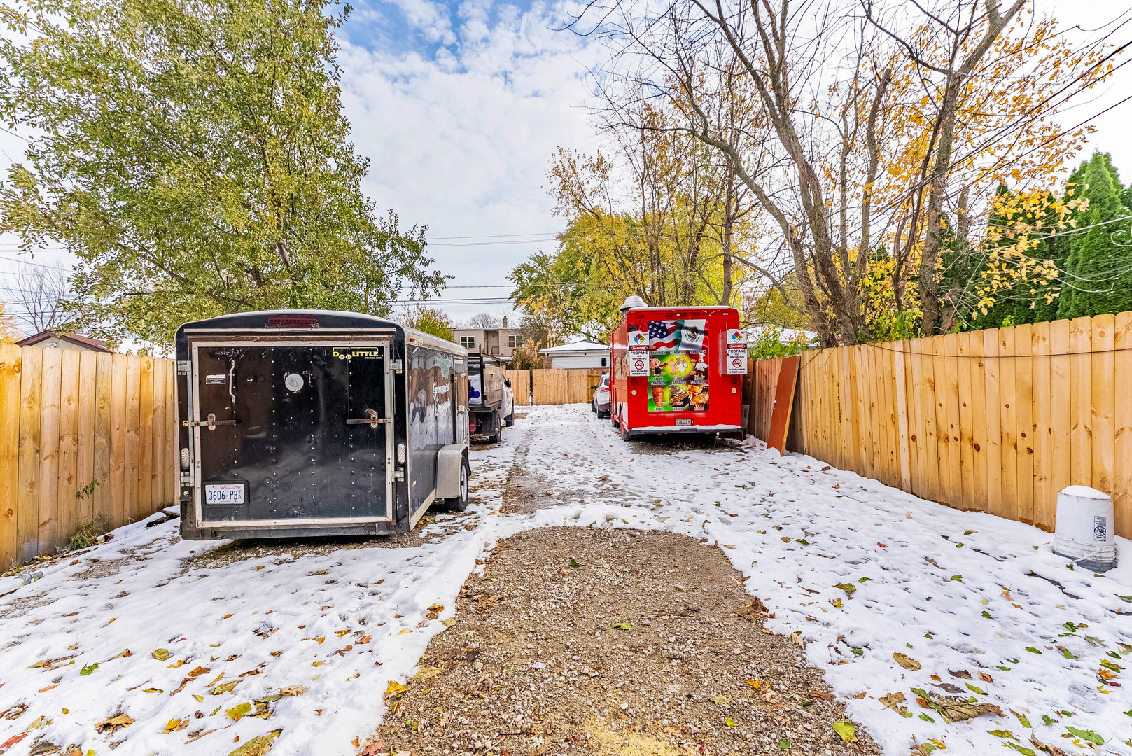 6933 South Michigan Avenue Chicago, IL 60637 - Photo 29 of 29 a view of a garage