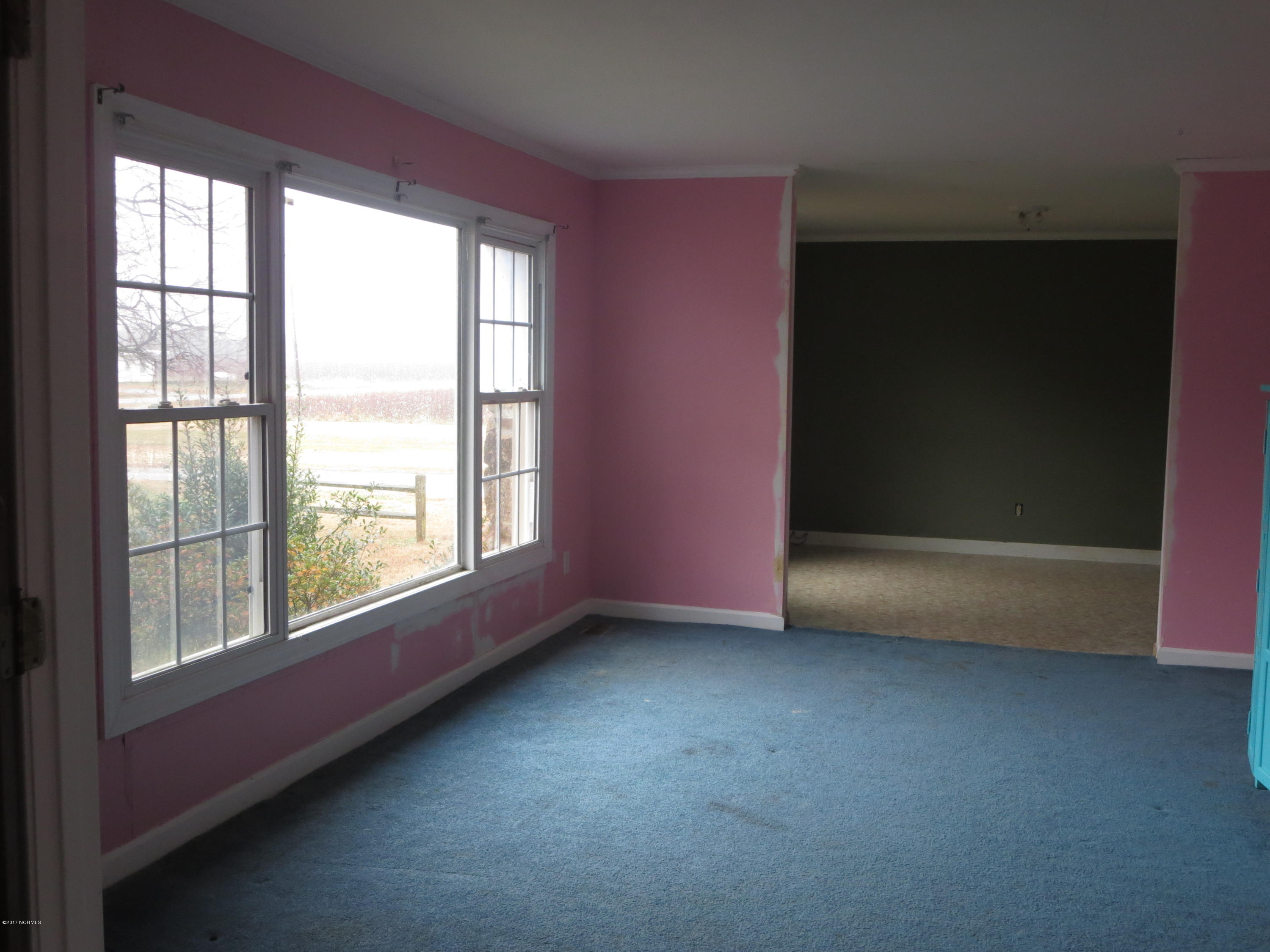 3327 Hobgood Road Hobgood, NC 27843 - Photo 21 of 33 living room front wall