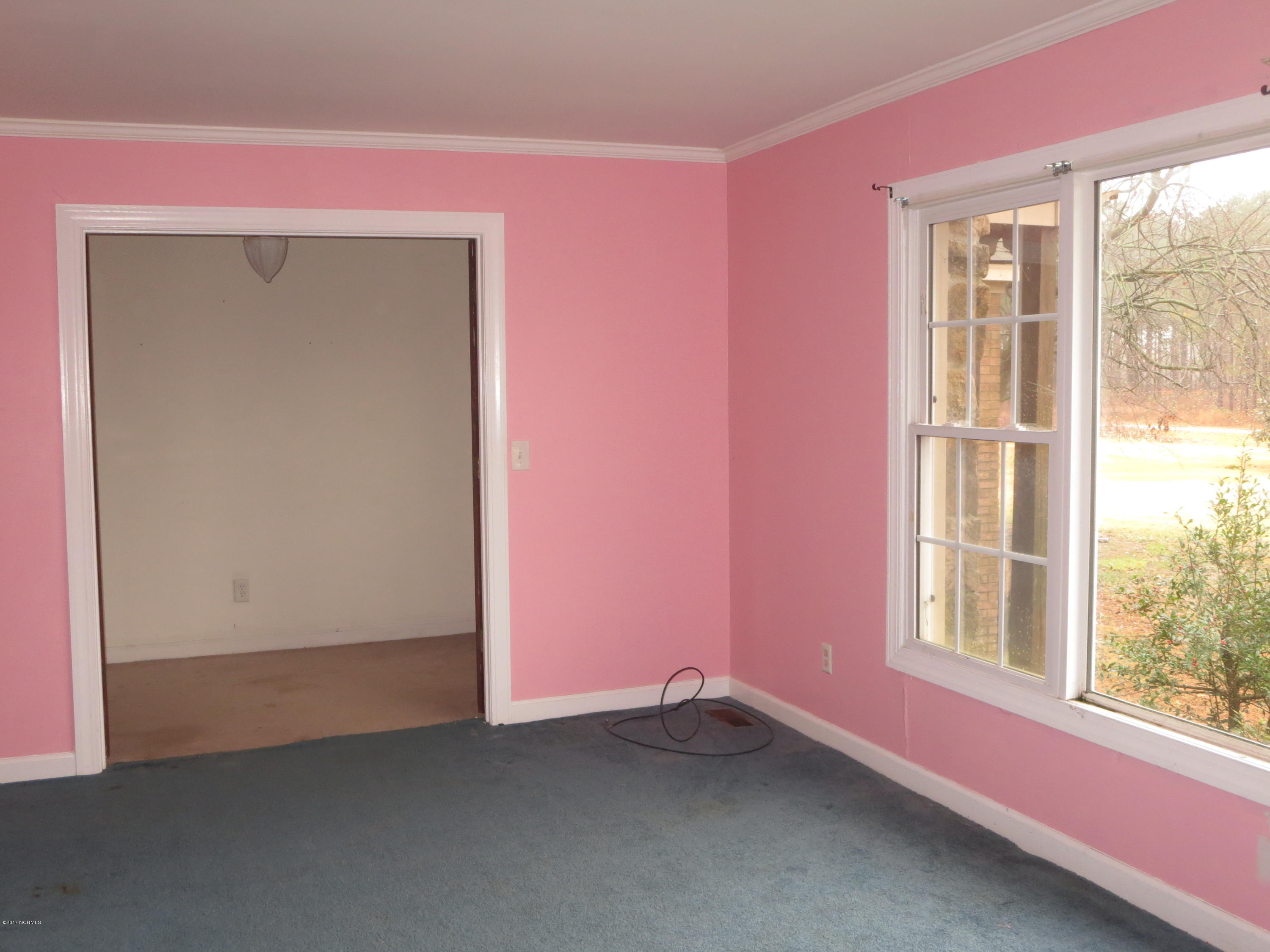 3327 Hobgood Road Hobgood, NC 27843 - Photo 6 of 33 living room