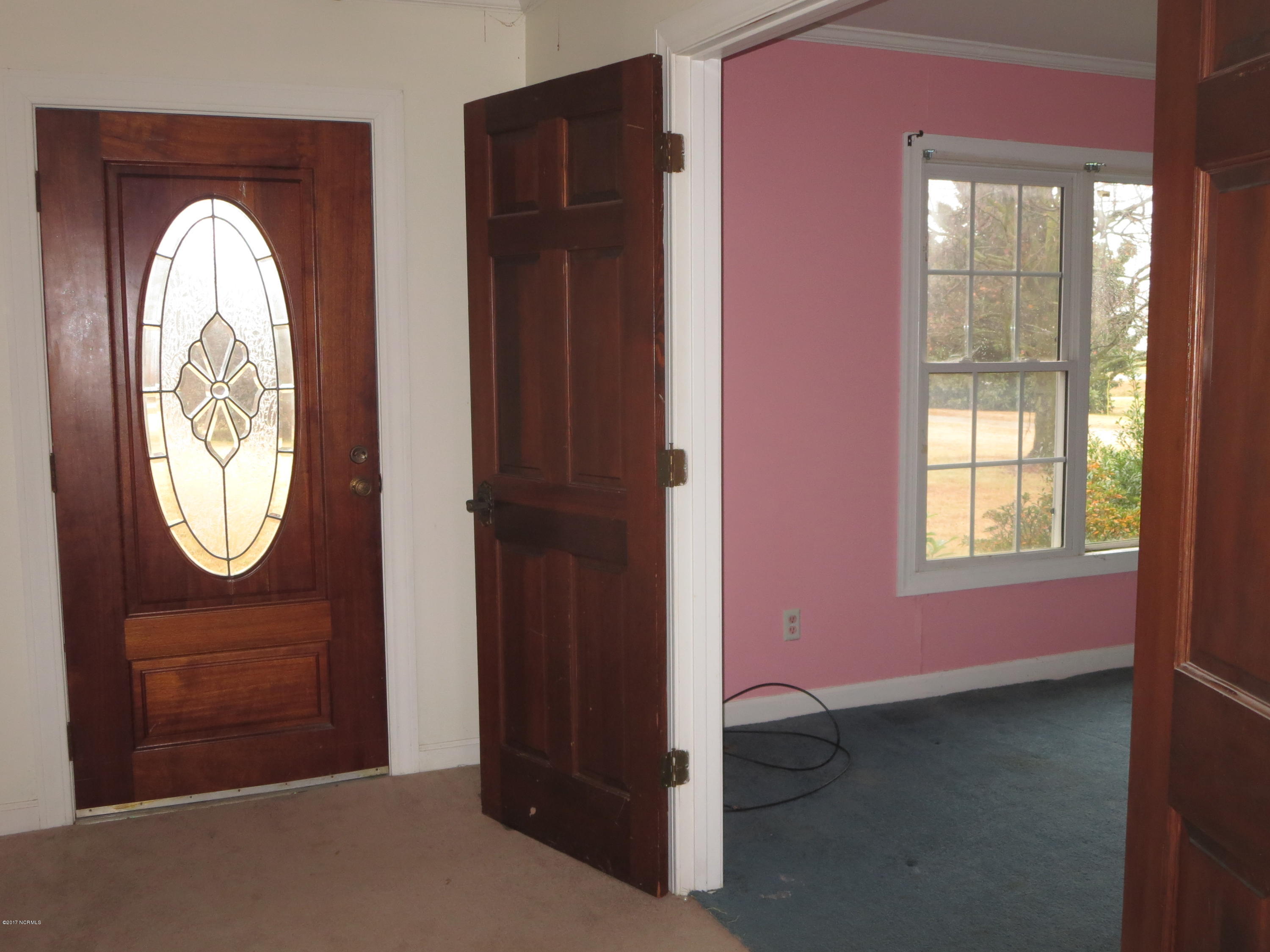 3327 Hobgood Road Hobgood, NC 27843 - Photo 8 of 33 foyer and living room