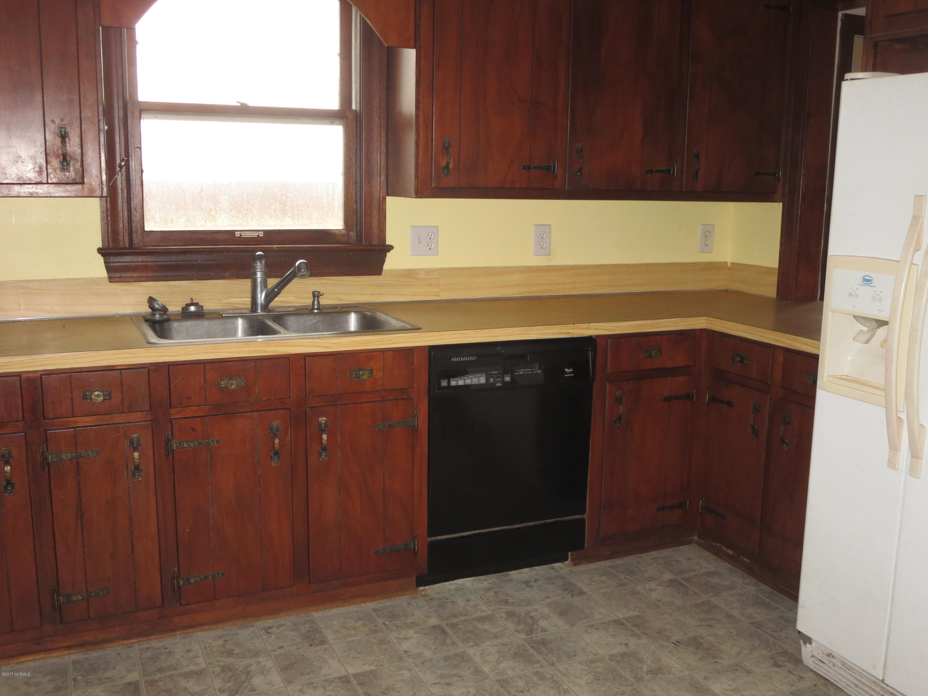 3327 Hobgood Road Hobgood, NC 27843 - Photo 10 of 33 kitchen