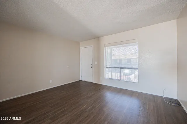 $895 | 2266 West Ella Street, Unit 206, Mesa, AZ 85201