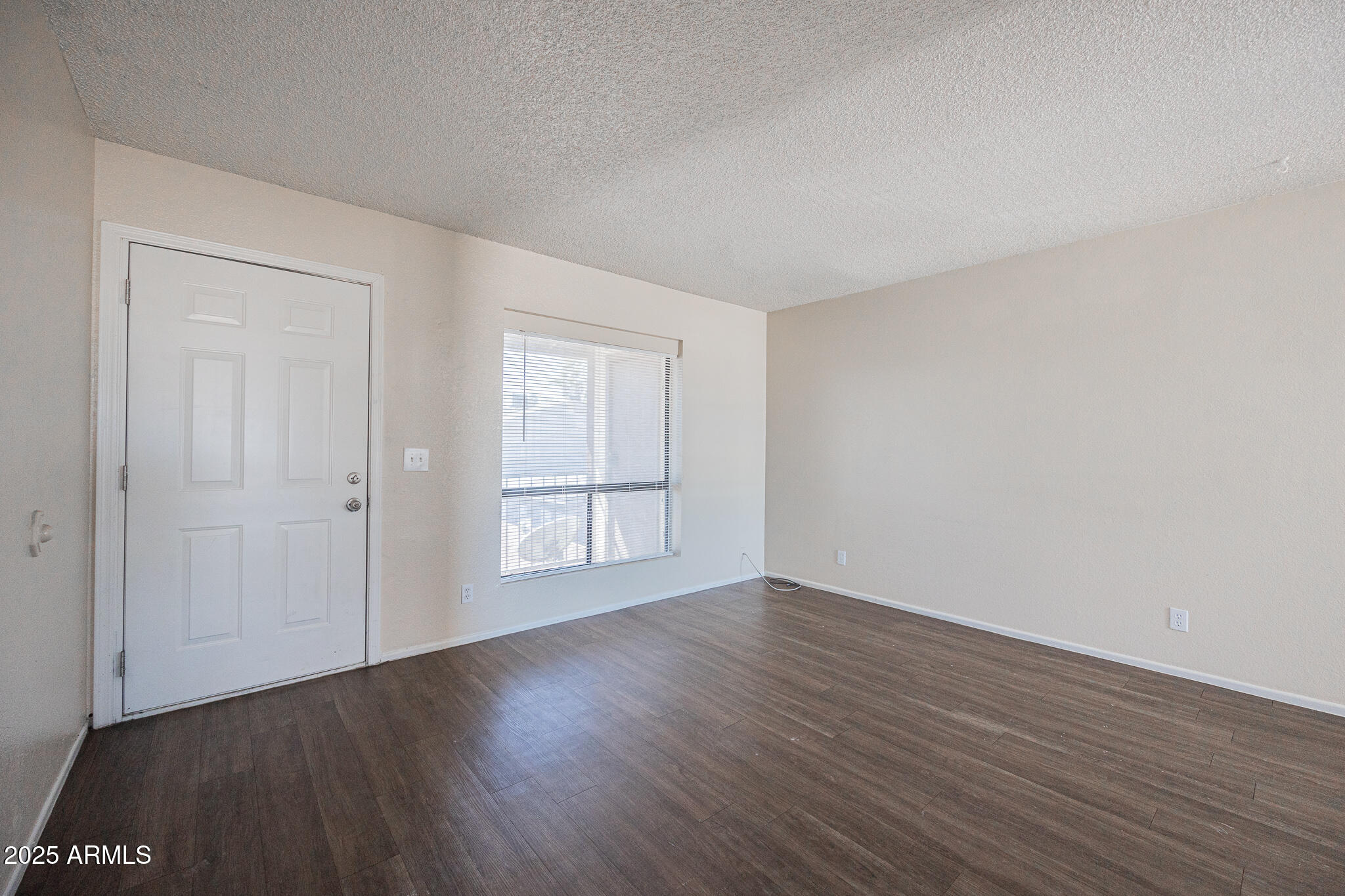 2266 West Ella Street, Unit 206 Mesa, AZ 85201 - Photo 5 of 16 B33A3147