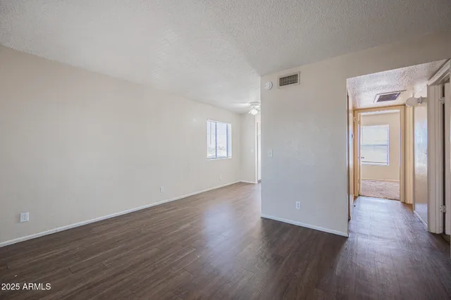 $895 | 2266 West Ella Street, Unit 206, Mesa, AZ 85201