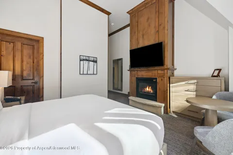 $995,000 | 415 East Dean St Unit 42 Wks 26 & 27, Aspen, CO 81611
