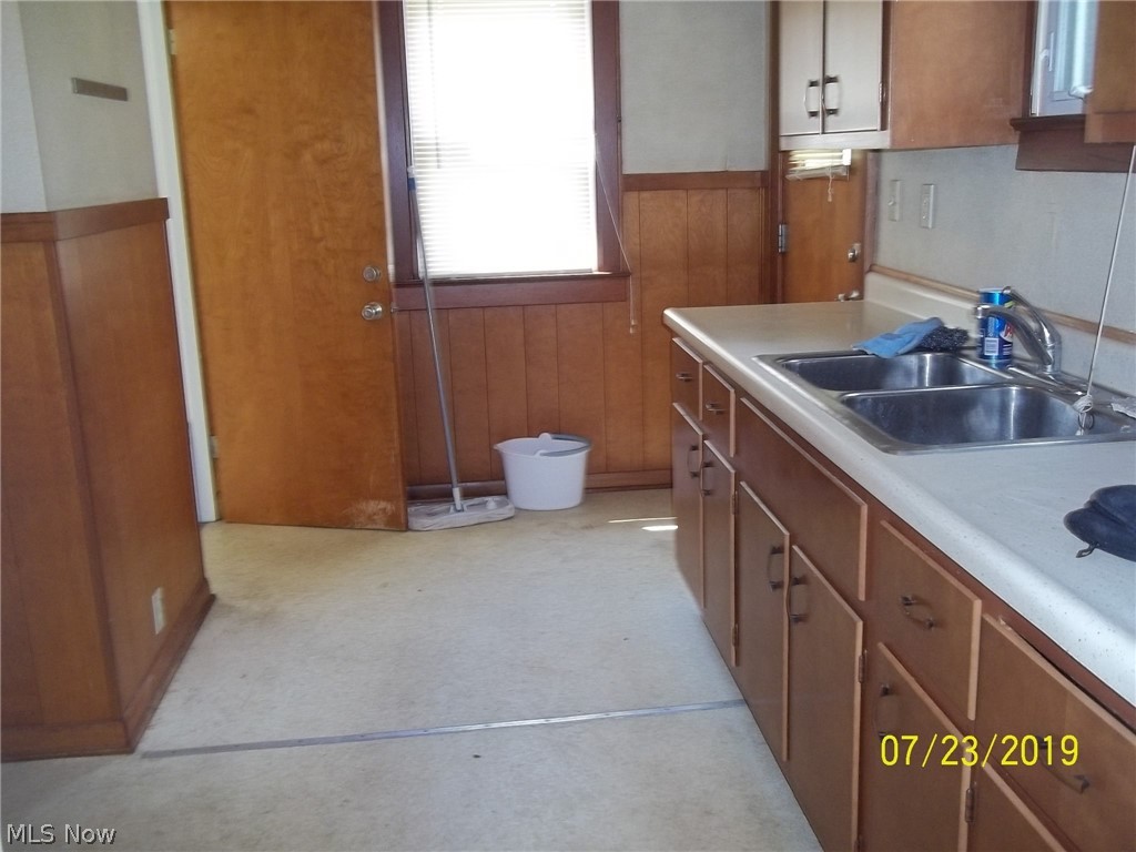 1672 Wood Road Cleveland Heights, OH 44121 - Photo 4 of 23