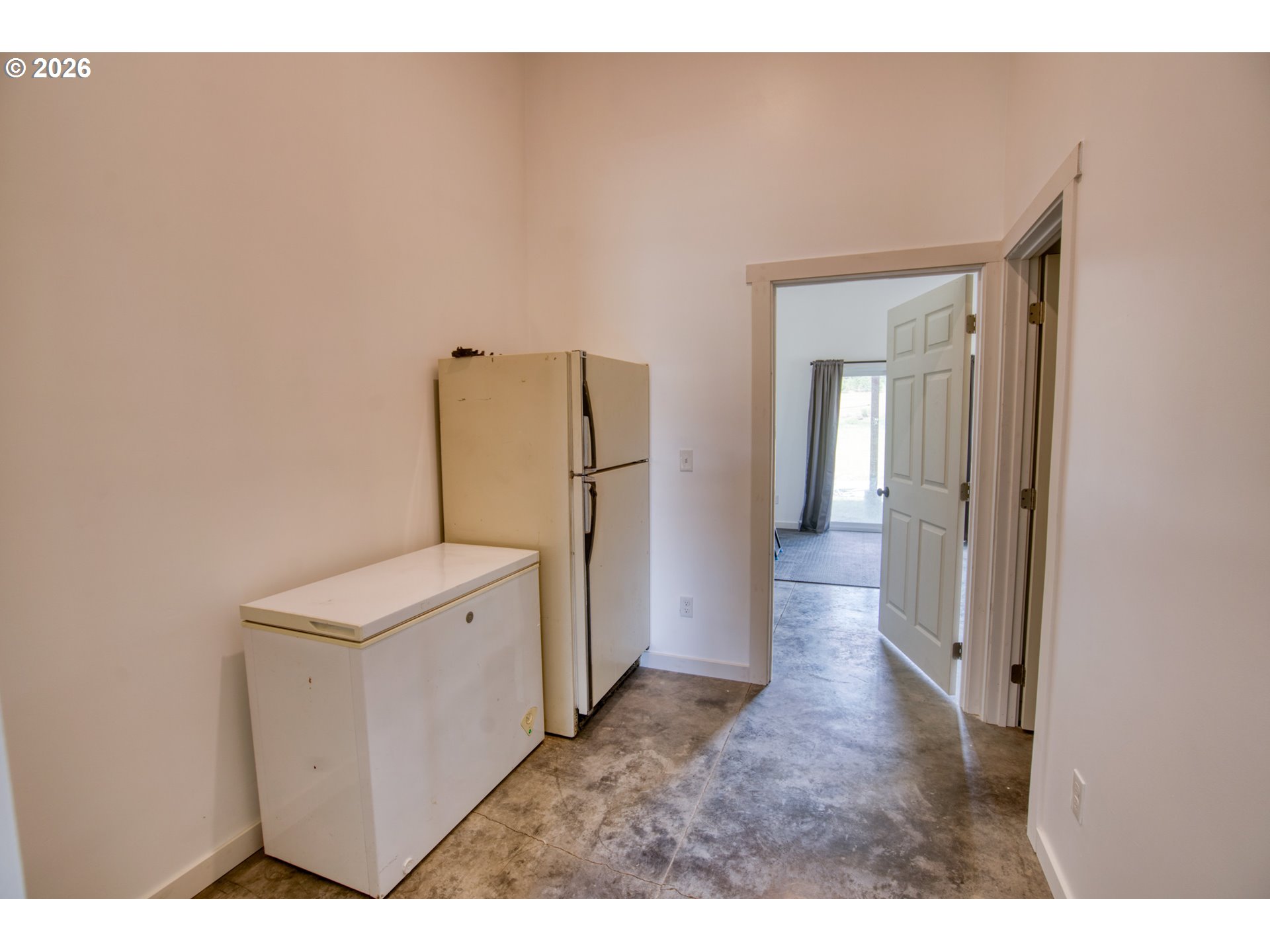 19 Inverness Road Goldendale, WA 98620 - Photo 37 of 48 a hall with a sink