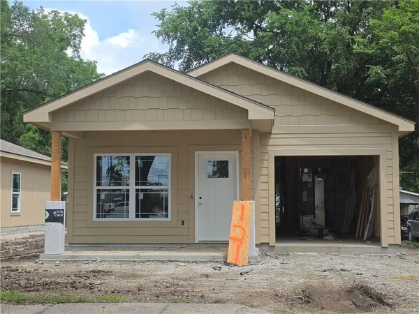 $249,900 | 121 South Cedar Street, Ottawa, KS 66067