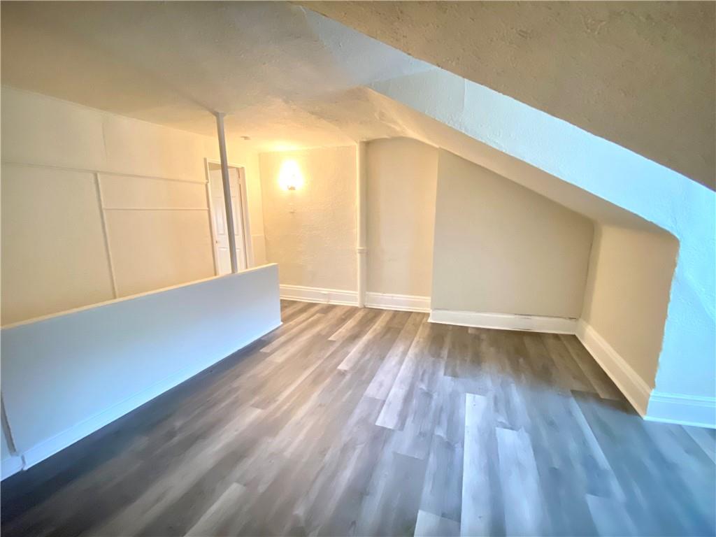 910 Smithton Avenue Pittsburgh, PA 15212 - Photo 12 of 38
