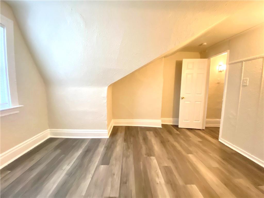 910 Smithton Avenue Pittsburgh, PA 15212 - Photo 13 of 38