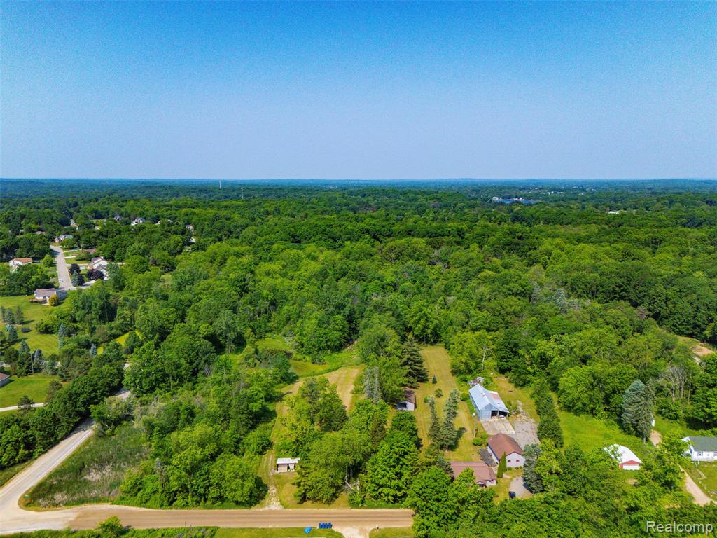 2431 Porter Road White Lake, MI 48383 - Photo 54 of 58