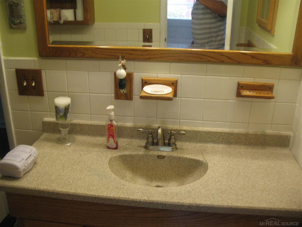 46864 Fairchild Road Macomb, MI 48042 - Photo 13 of 19 31291714-12.JPG