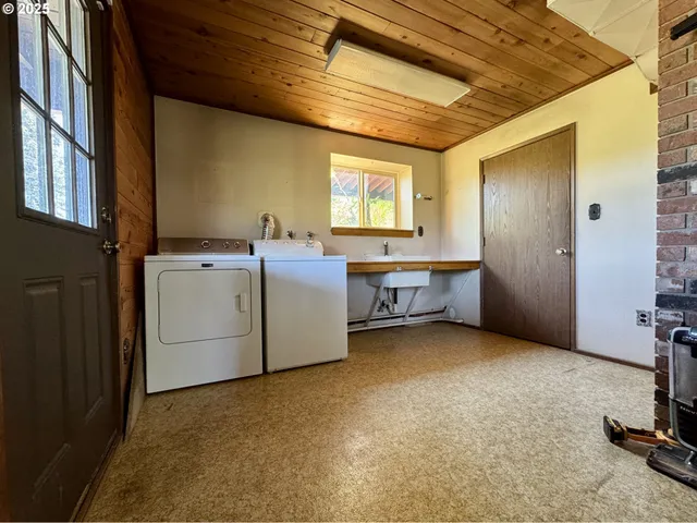 $625,000 | 736 Ferguson Lane, Days Creek, OR 97429