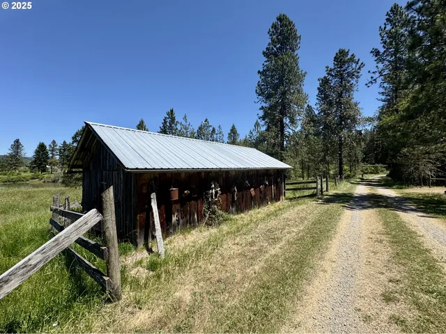 $625,000 | 736 Ferguson Lane, Days Creek, OR 97429