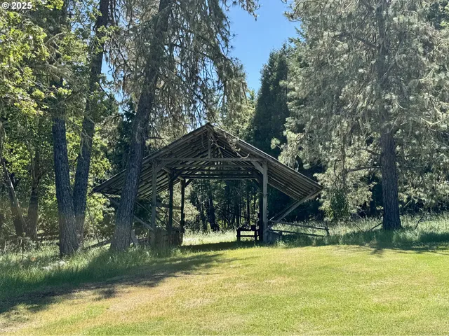 $625,000 | 736 Ferguson Lane, Days Creek, OR 97429