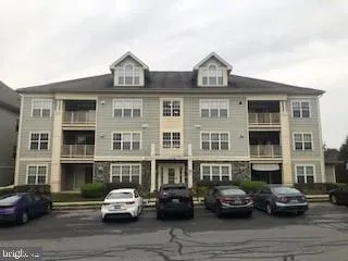 $215,000 | 8809 Stoneridge Circle, Unit 204, Pikesville, MD 21208